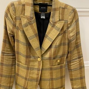 Gorgeous 100% linen Smythe jacket. Only wore a couple times, doesnt fit me